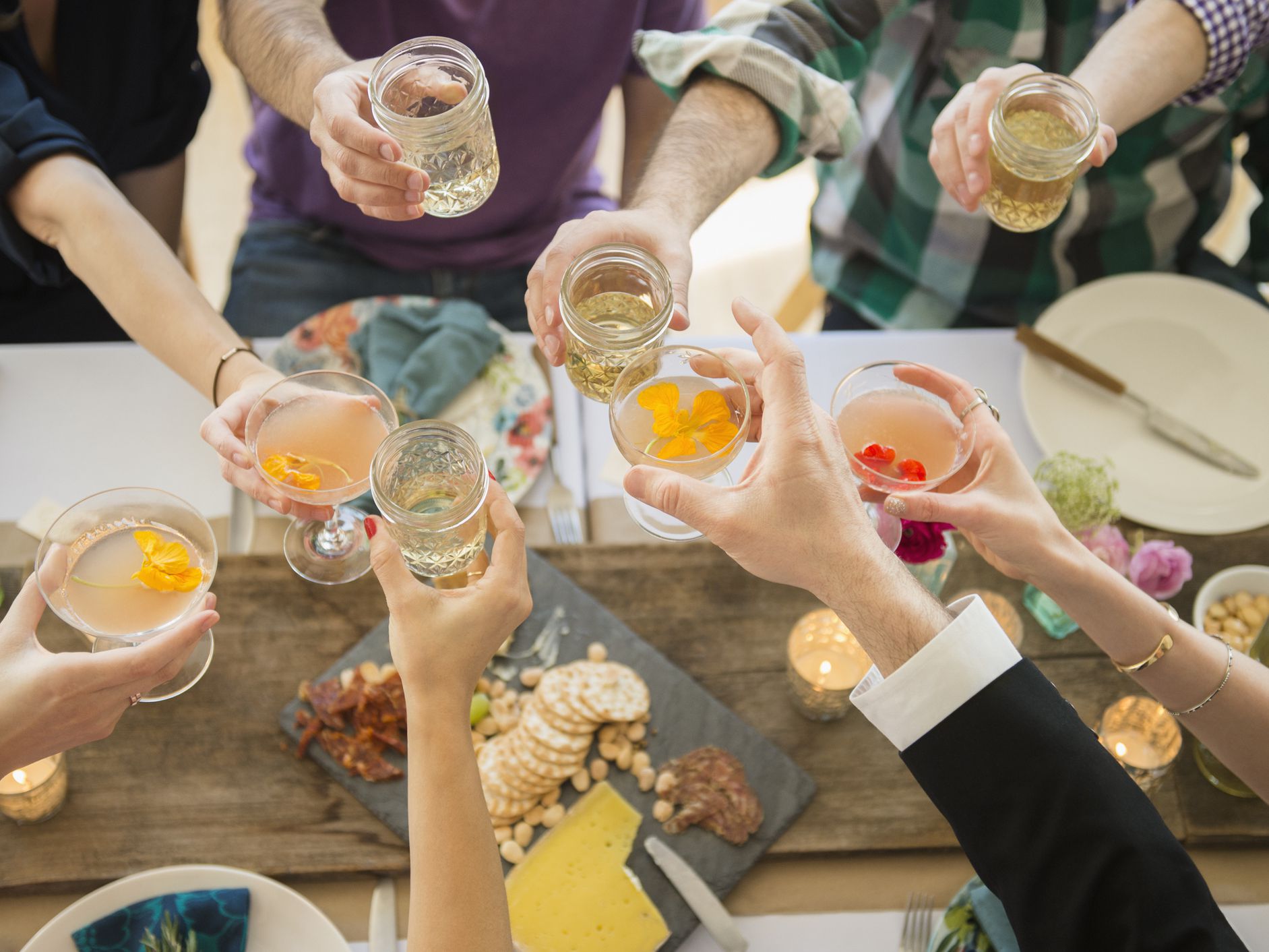 5 Useful Tips for Organizing a Successful Cocktail Party - 2022 Guide